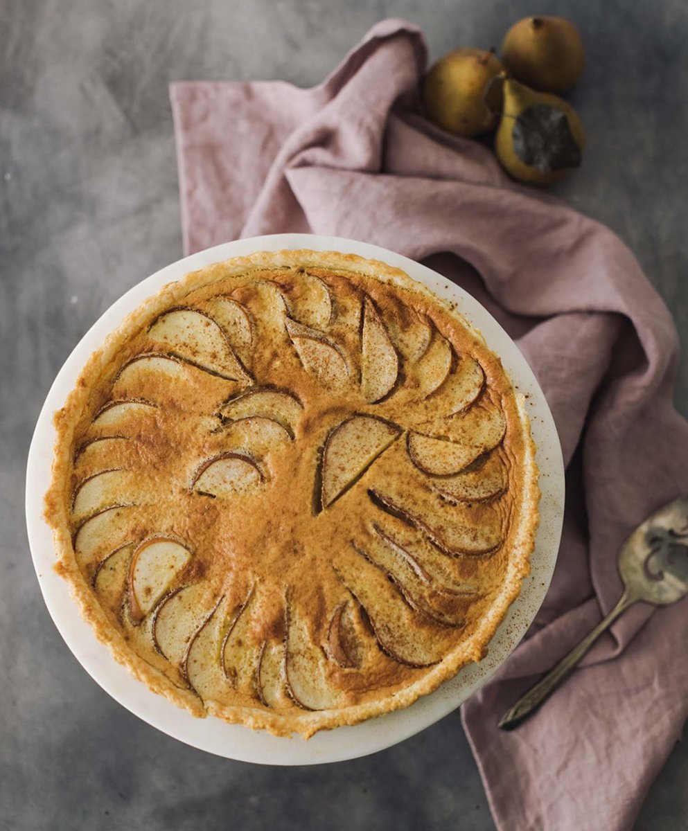 Cal_Pear's tweet photo. Harvest is around the corner and we can't contain our excitement! We want to know what are some of your favorite #recipes using fresh #CApears? https://t.co/tYEjvgNQJ1