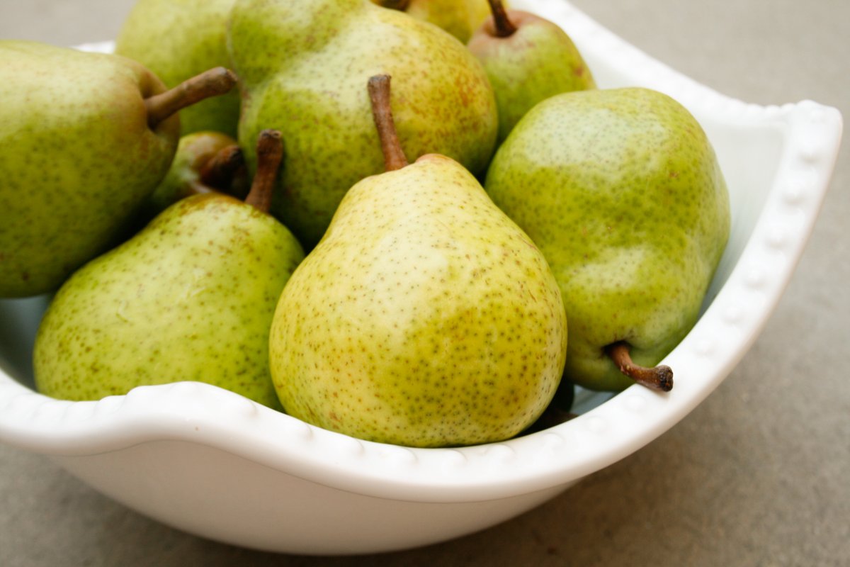 Cal_Pear's tweet photo. Harvest is around the corner and we can't contain our excitement! We want to know what are some of your favorite #recipes using fresh #CApears? https://t.co/tYEjvgNQJ1