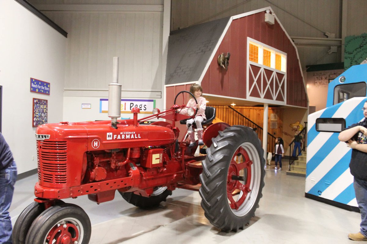 MuncieMuseum's tweet photo. Ready to explore a farm? Put a bridle on the horse’s head, gather eggs from the chickens, or milk the cow. You can even see how you measure up to the size of various farm animals on the wall chart.

Discover how these skills help children thrive: https://t.co/FGHb5C7tbA https://t.co/JYfr1b4n72