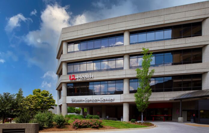 uofl's tweet photo. UofL has received a $1.5 million gift from the Gibbs Foundation to support immunotherapy clinical trials. The gift allows @UofLBCC to expand this innovative therapy and provide more hope for those battling cancer. 

More 🔗https://t.co/UUmM2MlhNq https://t.co/CPiR80S0mo