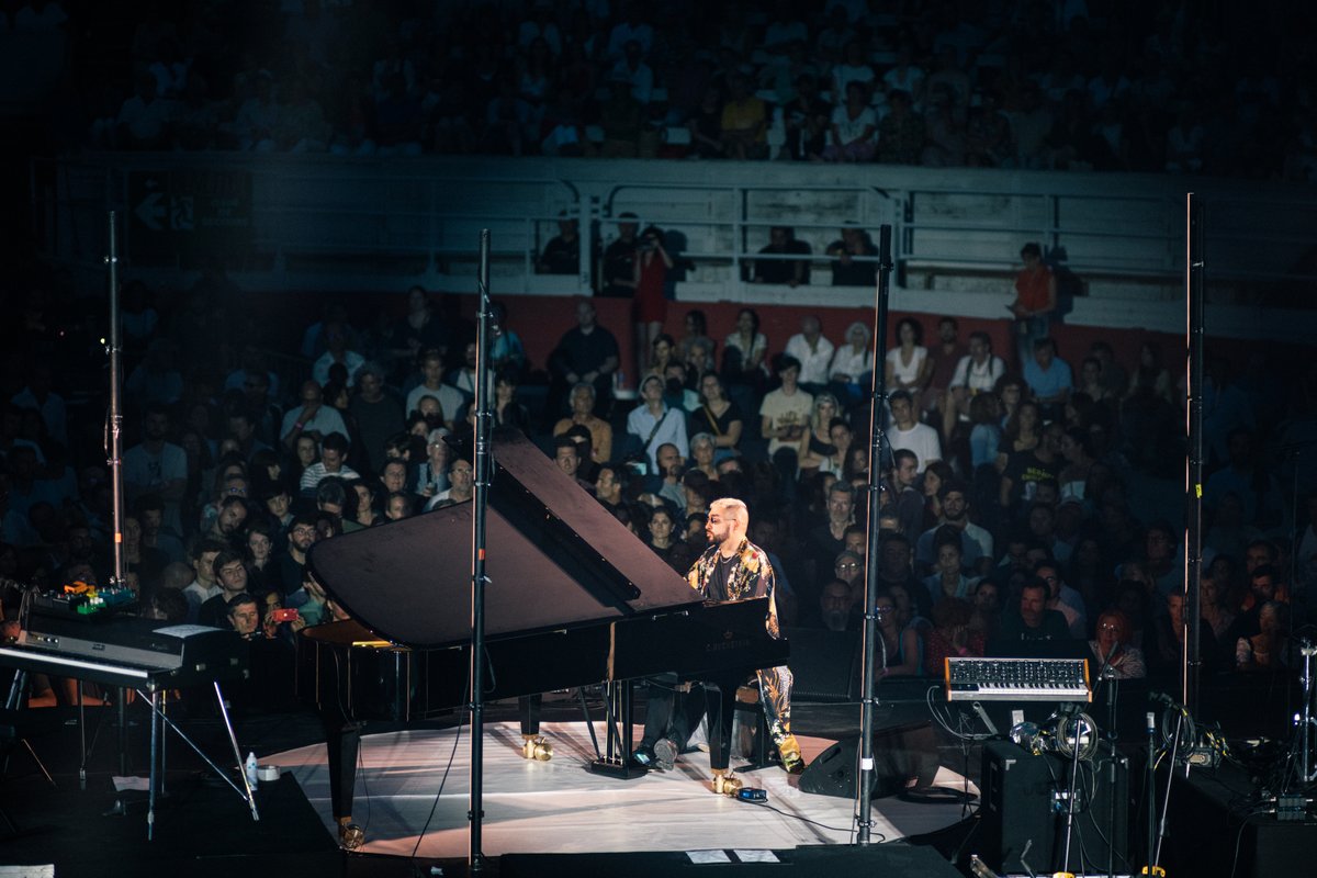 escalescargo's tweet photo. Merci pour cette soirée magnifique aux Arènes d'Arles samedi soir ! 🤩
@SofianePamart et @ibrahim_maalouf nous ont fait rêver avec deux shows magnifiques, et vous étiez au rendez-vous ! ✨

#arles #escalesducargo https://t.co/b7XjTQc3Ah