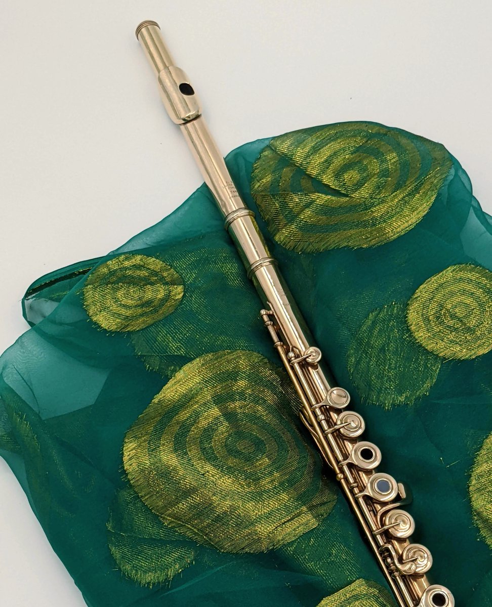 AllFlutesPlus's tweet photo. And our second hand flute of the day is a lovely gold plated Louis Lot! Get it in our shop for £4950. Purchase: https://t.co/aXii5dYnI5
#louislot #secondhandflute #goldflute #fluteplayers #flutesection #flutesofinstagram #flutelessons #flutelife #flutelover #flutepower https://t.co/tB8qph5WxC