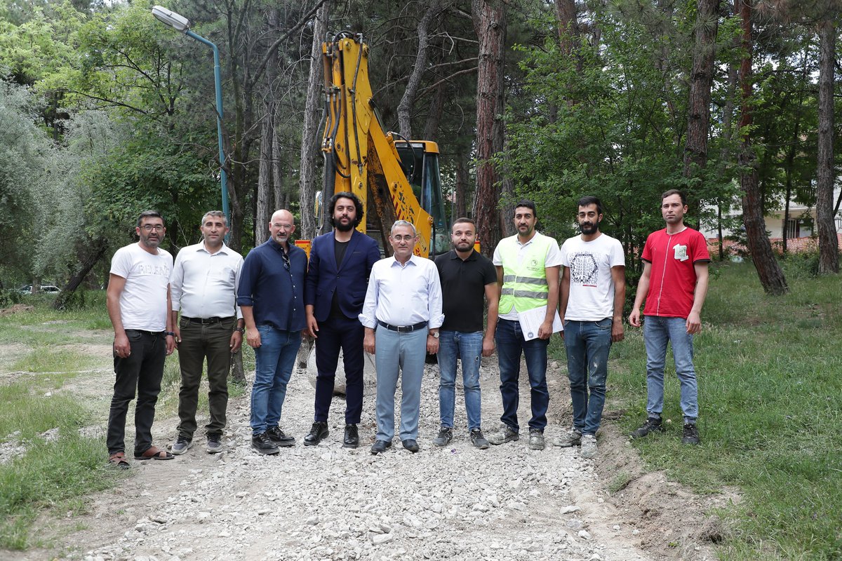 kutahyabel's tweet photo. YAŞAM PARKINDA ÇALIŞMALAR BAŞLADI
Yaşam Parkı’nda bir süre duran düzenleme çalışmaları yeniden başladı. Belediye Başkanı Prof. Dr. Alim Işık, yeniden başlayan çalışmaları yerinde inceleyerek, Kütahya’ya güzel bir eser kazandıracaklarını söyledi.
#belediye #park #proje https://t.co/GISPkpzviw