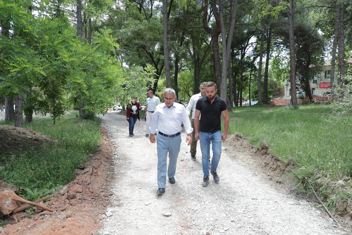 kutahyabel's tweet photo. YAŞAM PARKINDA ÇALIŞMALAR BAŞLADI
Yaşam Parkı’nda bir süre duran düzenleme çalışmaları yeniden başladı. Belediye Başkanı Prof. Dr. Alim Işık, yeniden başlayan çalışmaları yerinde inceleyerek, Kütahya’ya güzel bir eser kazandıracaklarını söyledi.
#belediye #park #proje https://t.co/GISPkpzviw