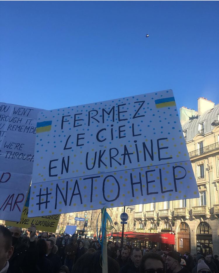 perebenemari's tweet photo. Quatre mois que l’Ukraine et les Ukrainiens le demandent. Quatre mois qu’on demande de protéger les civils et permettre aux réfugiés de revenir chez eux! Quatre mois que les Ukrainiens demandent de ne pas mourir sous les bombes russes. https://t.co/Uf9UJhhmJp