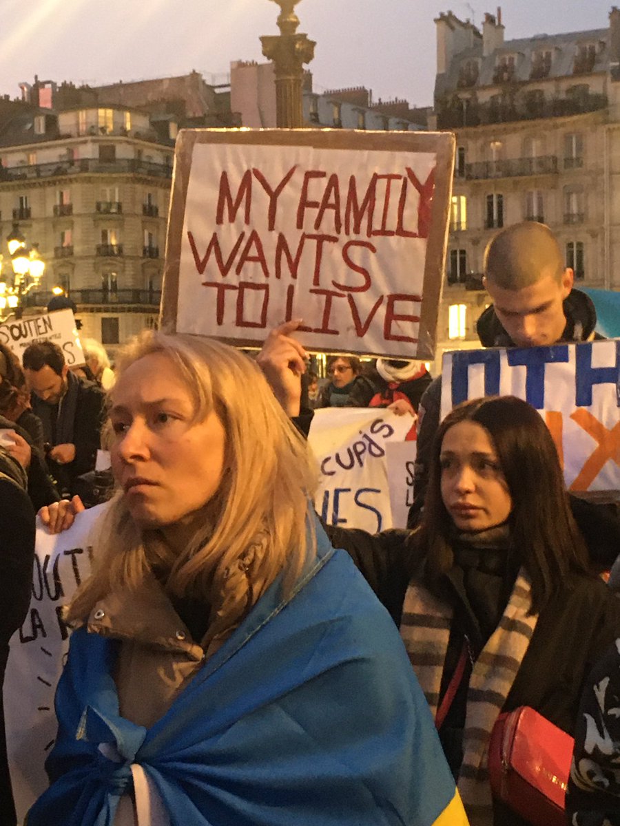 perebenemari's tweet photo. Quatre mois que l’Ukraine et les Ukrainiens le demandent. Quatre mois qu’on demande de protéger les civils et permettre aux réfugiés de revenir chez eux! Quatre mois que les Ukrainiens demandent de ne pas mourir sous les bombes russes. https://t.co/Uf9UJhhmJp