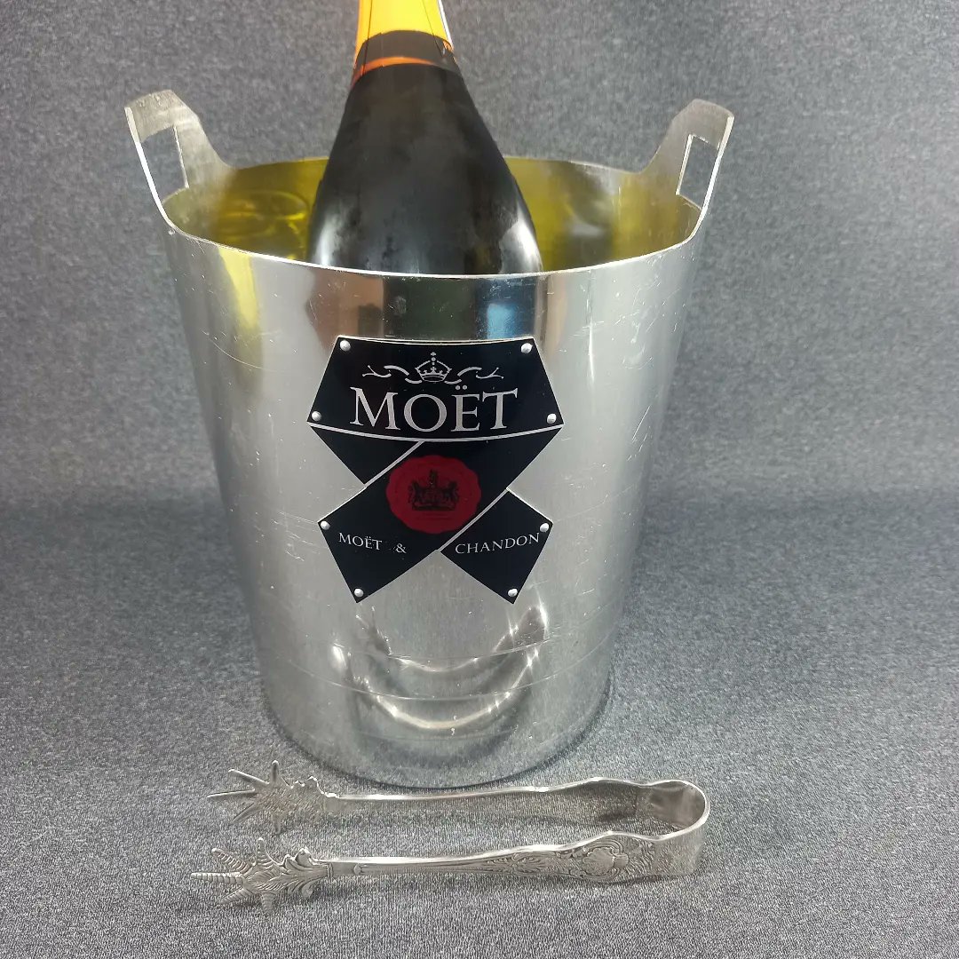 gmcollectables's tweet photo. A nice selection of vintage and retro glassware, and even a Moet &amp; Chandon Ice Bucket, soon to be added to our eBay shop. Ideal for serving your chilled drinks on warm summer days. Cheers! https://t.co/Ar50dDNURX