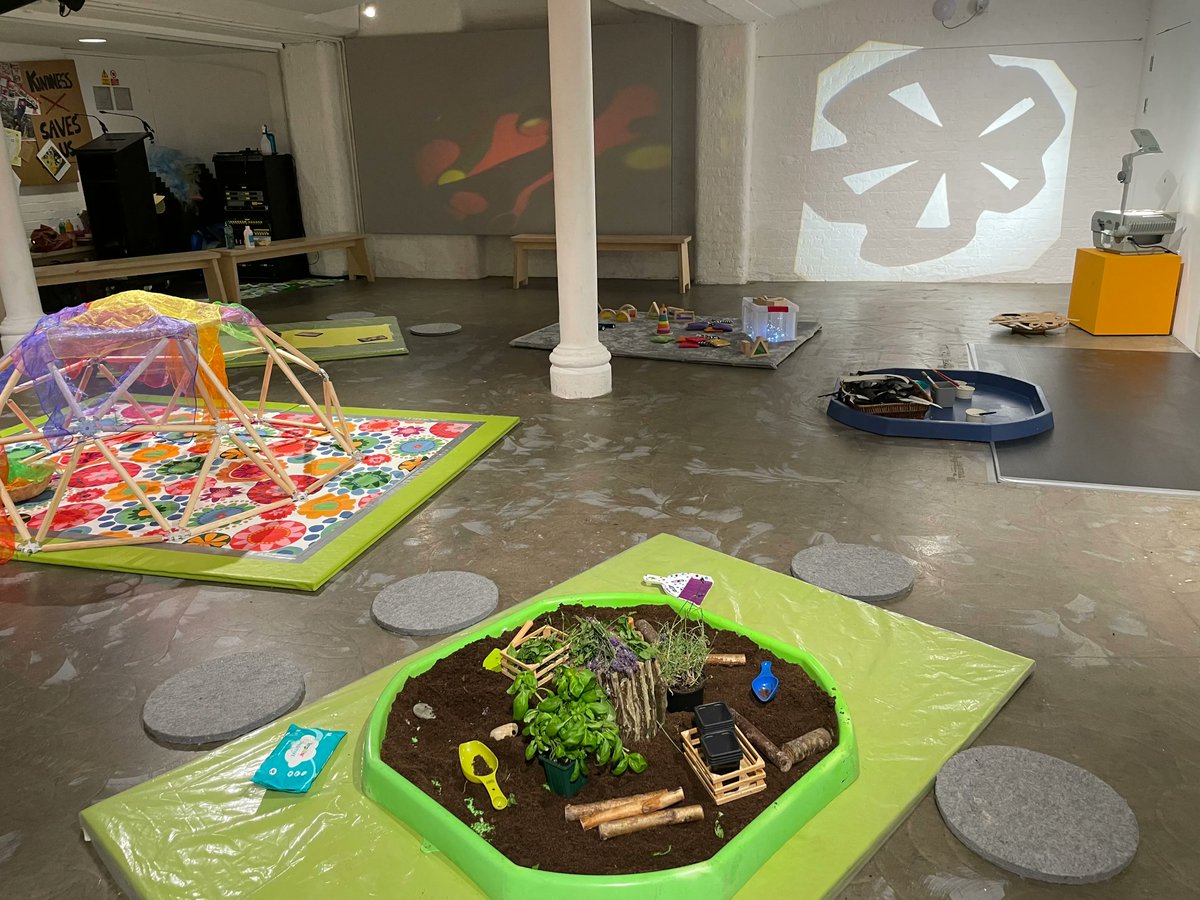 mao_gallery's tweet photo. Only 3 #MakePlay sessions left this summer ☀️ 🌱 Inspired by visionary artist & educator #RuthAsawa, each session offers a sensory experience for ages 6 months - 5 years. Expect coloured water, sand & scented playdough. 30 June, 7 & 14 July. Book now: https://t.co/L4pJxFXPeK https://t.co/VrGG8VSFPp