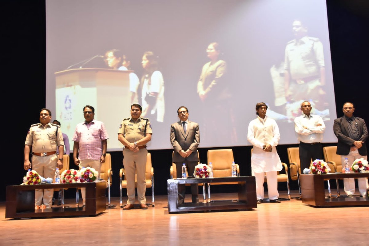 MalkajgiriCop's tweet photo. In view of the #InternationalDayAgainstDrugAbuse, a Legal awareness program on #DrugAbuse has been organized by #DharmSeva a voluntary organization in association with TS Legal Services Authority & District Legal Services Authority, R R Dist at @ace_engg, Ghatkesar. https://t.co/P3KLKu6kp8