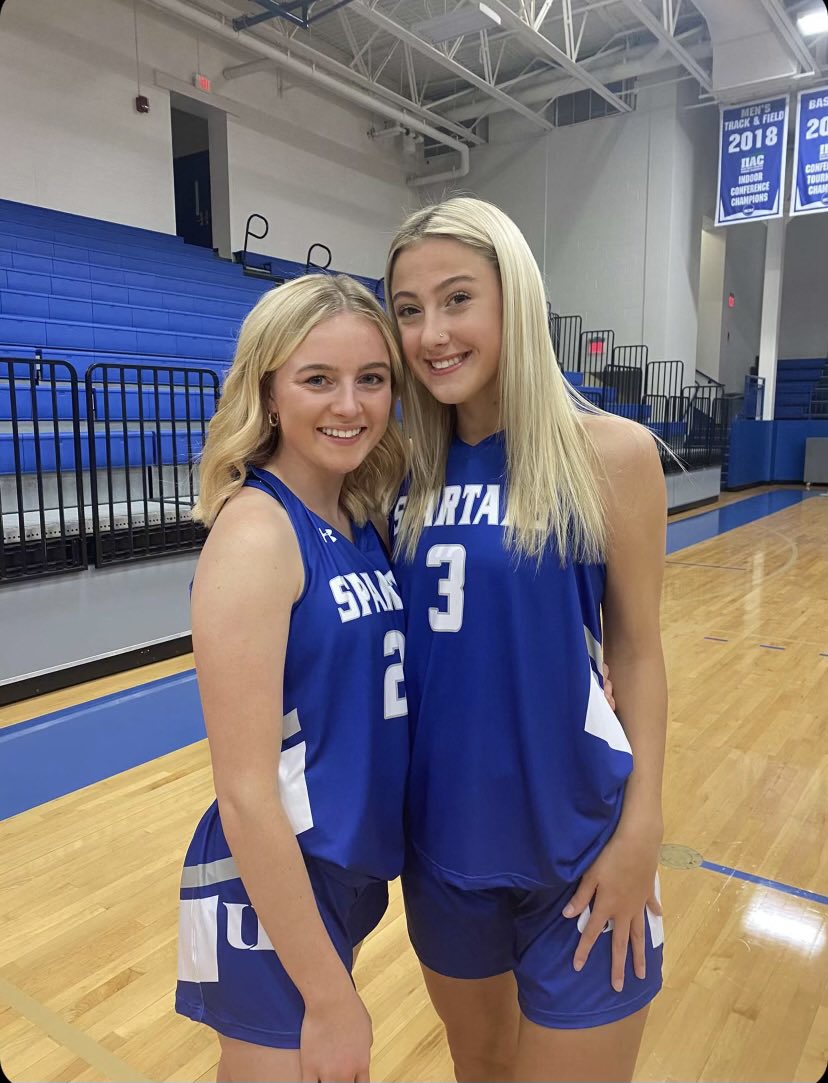 mmonge69's tweet photo. Really missing going to Dubuque and watching some lady basketball feeling the withdrawals getting closer.  @UD_WBB @madison_monge @itierney1418 @Laurenmak03 @Coach_JSmith17 https://t.co/SdhzWx862s