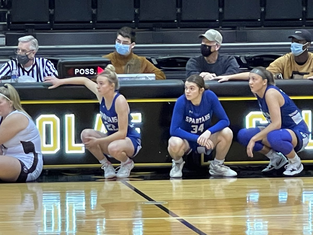 mmonge69's tweet photo. Really missing going to Dubuque and watching some lady basketball feeling the withdrawals getting closer.  @UD_WBB @madison_monge @itierney1418 @Laurenmak03 @Coach_JSmith17 https://t.co/SdhzWx862s