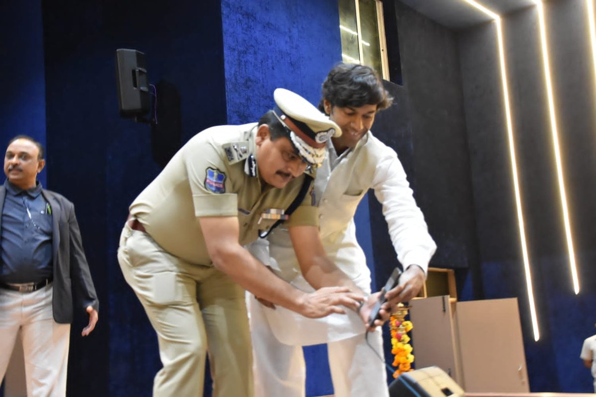 MalkajgiriCop's tweet photo. In view of the #InternationalDayAgainstDrugAbuse, a Legal awareness program on #DrugAbuse has been organized by #DharmSeva a voluntary organization in association with TS Legal Services Authority & District Legal Services Authority, R R Dist at @ace_engg, Ghatkesar. https://t.co/P3KLKu6kp8