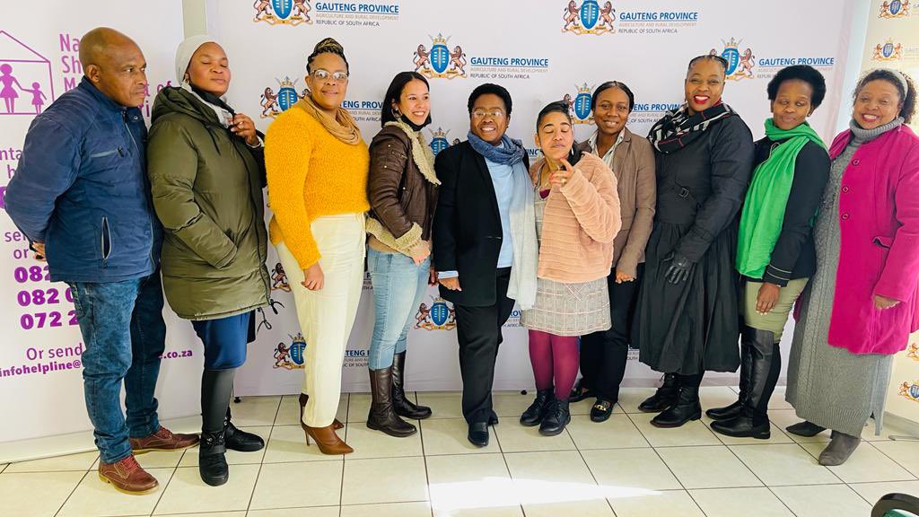 OfficialGDARD's tweet photo. Advocate S. Moleshe together with Ms Abimbola Olowa handing over the R20k Voucher to Ms. Melanie Padiachy, Assistant Coordinator at the National Shelter Movement of South Africa Office in Lenasia on behalf of the HoD for GDARD today. #GrowingGautengTogether #GDARDCares https://t.co/1PRSBzRDFr