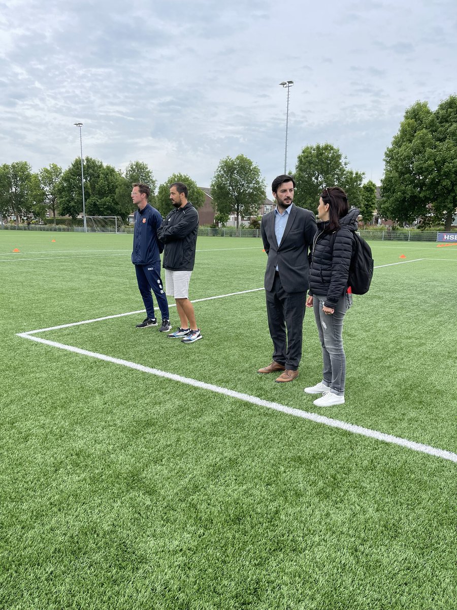 DrenDoli's tweet photo. Supported by KrasRecycling and KivoPlastics🙏, a group of ⚽️players & coaches from #TOPFootball 🇽🇰 started their first visit @fcvolendam focusing on training & evaluation. Thanks for friendly welcome @fcvolendam (good luck for the next season👏 🔶) & to Valentina/TopFootball.🇳🇱🇽🇰 https://t.co/PTiHD3lVZy