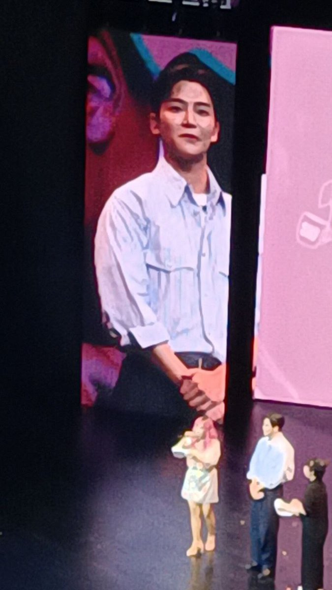 nyxruru's tweet photo. Low quality but it's Rowoon damnnn #RowoonLiveinManila #RowoonInMANILA #SF9_Rowoon #SF9Rowoon #SF9 #FANMEETING #Fanmeet #KmmunityPH #KmmunityRoWoon @SF9official @KmmunityPH Thank you so much Rowoon for coming here in Manila and KmmunityPH for organizing this event!!! ♡ https://t.co/qqn6rmh4Vu