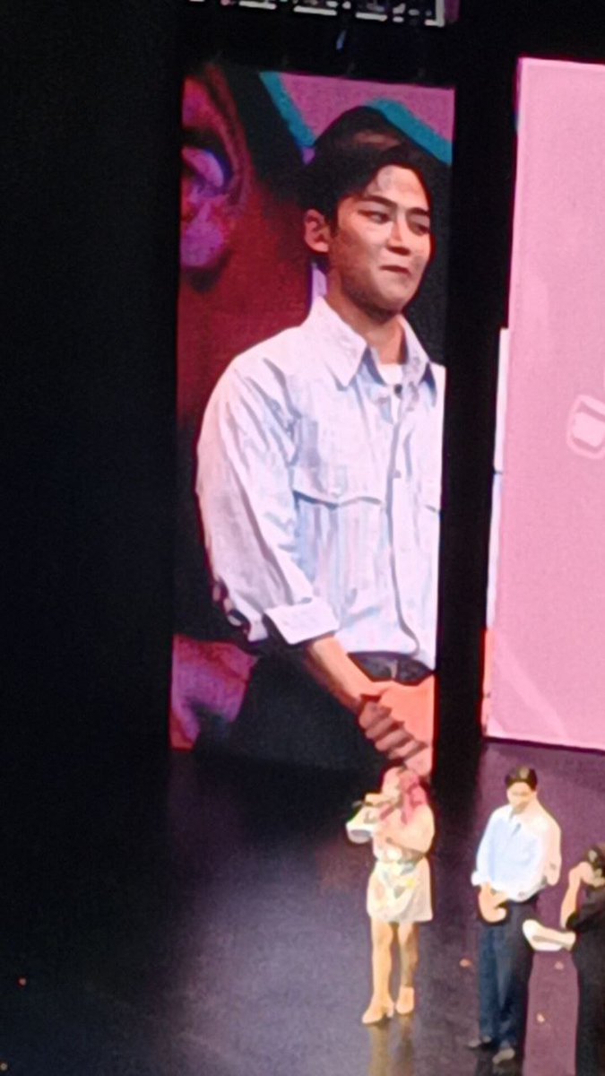 nyxruru's tweet photo. Low quality but it's Rowoon damnnn #RowoonLiveinManila #RowoonInMANILA #SF9_Rowoon #SF9Rowoon #SF9 #FANMEETING #Fanmeet #KmmunityPH #KmmunityRoWoon @SF9official @KmmunityPH Thank you so much Rowoon for coming here in Manila and KmmunityPH for organizing this event!!! ♡ https://t.co/qqn6rmh4Vu