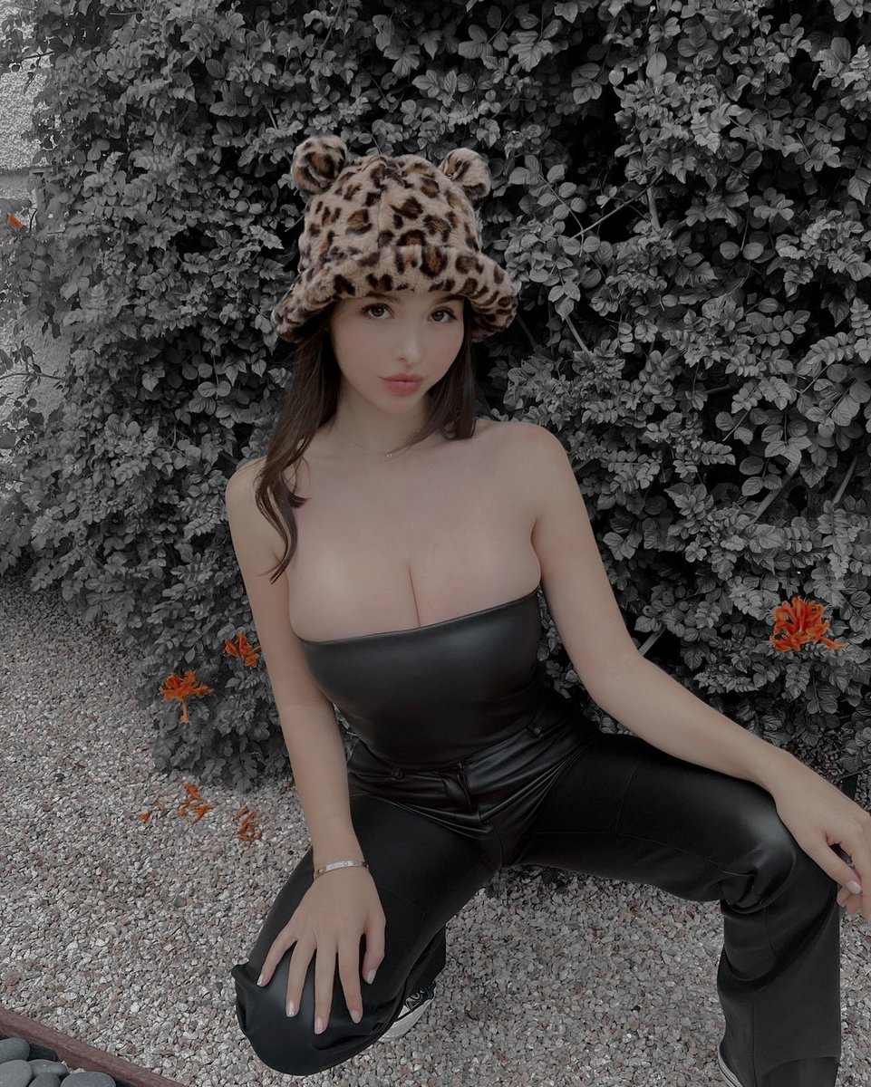 ST4RS0UL's tweet photo. ⠀⠀⠀ ᅠ
⠀⠀⠀ ⠀⠀⠀ ⠀⠀⠀ ⠀⠀⠀⠀⠀⠀ ᅠᅠᅠ
⠀⠀⠀         a sunflower soul 
⠀⠀   ⠀⠀   with rock n roll eyes 
⠀⠀   ⠀⠀   curious thoughts         
⠀⠀     ⠀⠀﹠a heart of surprise
⠀⠀⠀ ᅠ
⠀⠀⠀ ⠀⠀⠀ ⠀⠀⠀ ⠀⠀⠀⠀⠀⠀ ᅠᅠᅠ https://t.co/YV4sy4DtHS