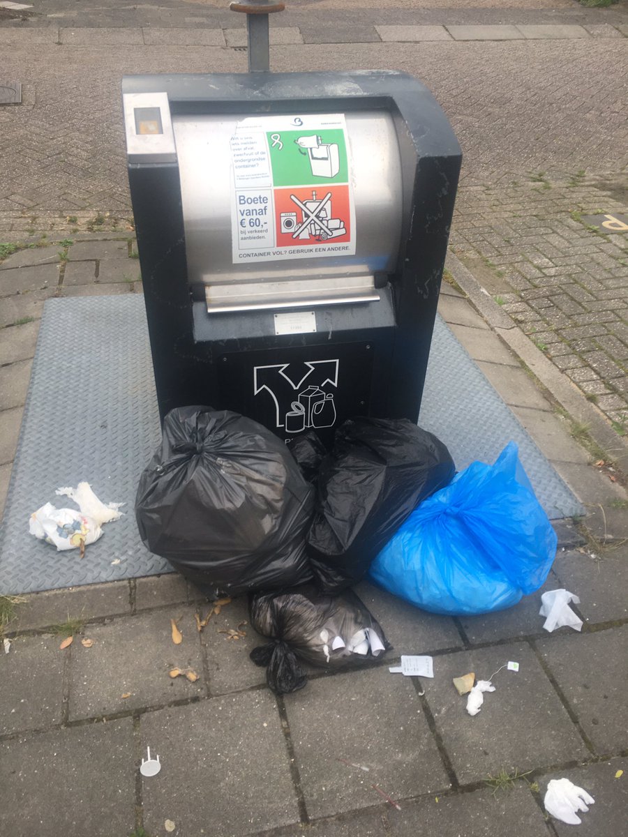 n_laban's tweet photo. @BARENDRECHTzh @nv_bar Al vele malen formeel gemeld. Deze container werkt niet. Nu gaat afval ernaast worden gedumpt. Graag definitief oplossen! https://t.co/Q20x7uc2hU