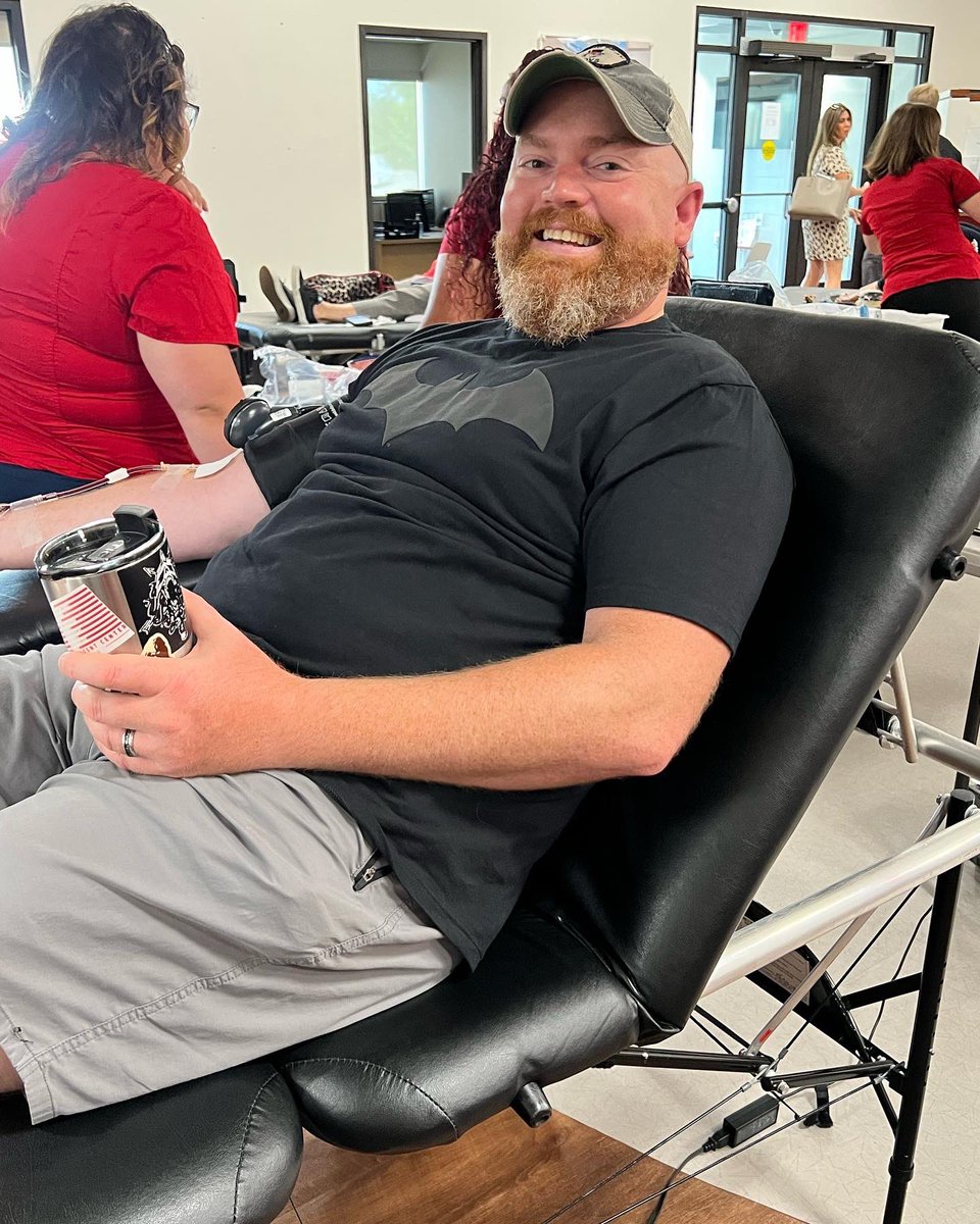 apsunmfrc's tweet photo. Thank you to everyone who stopped by by the Newton Family Resource Center and  donated blood 🩸. Their donation could very well help save a life. Thank you again. 
#supportingyou🇺🇸 
#apsumsc #thenewtoncenter #beagov #apsu https://t.co/pXHuXKa7ng
