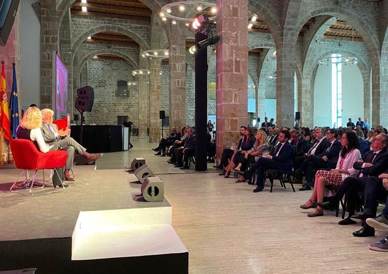 socialistes_cat's tweet photo. 🔴 Avui el primer secretari, @salvadorilla, i la portaveu del GP, @aliciarll, han assistit a la celebració del #DiaEmpresa i a l’entrega dels XV Premis Carles Ferrer Salat de @FomentTreball, que reconeixen les trajectòries empresarials més destacades.

#PremisFoment
#PSC/❤️ https://t.co/5KLWibAUHW