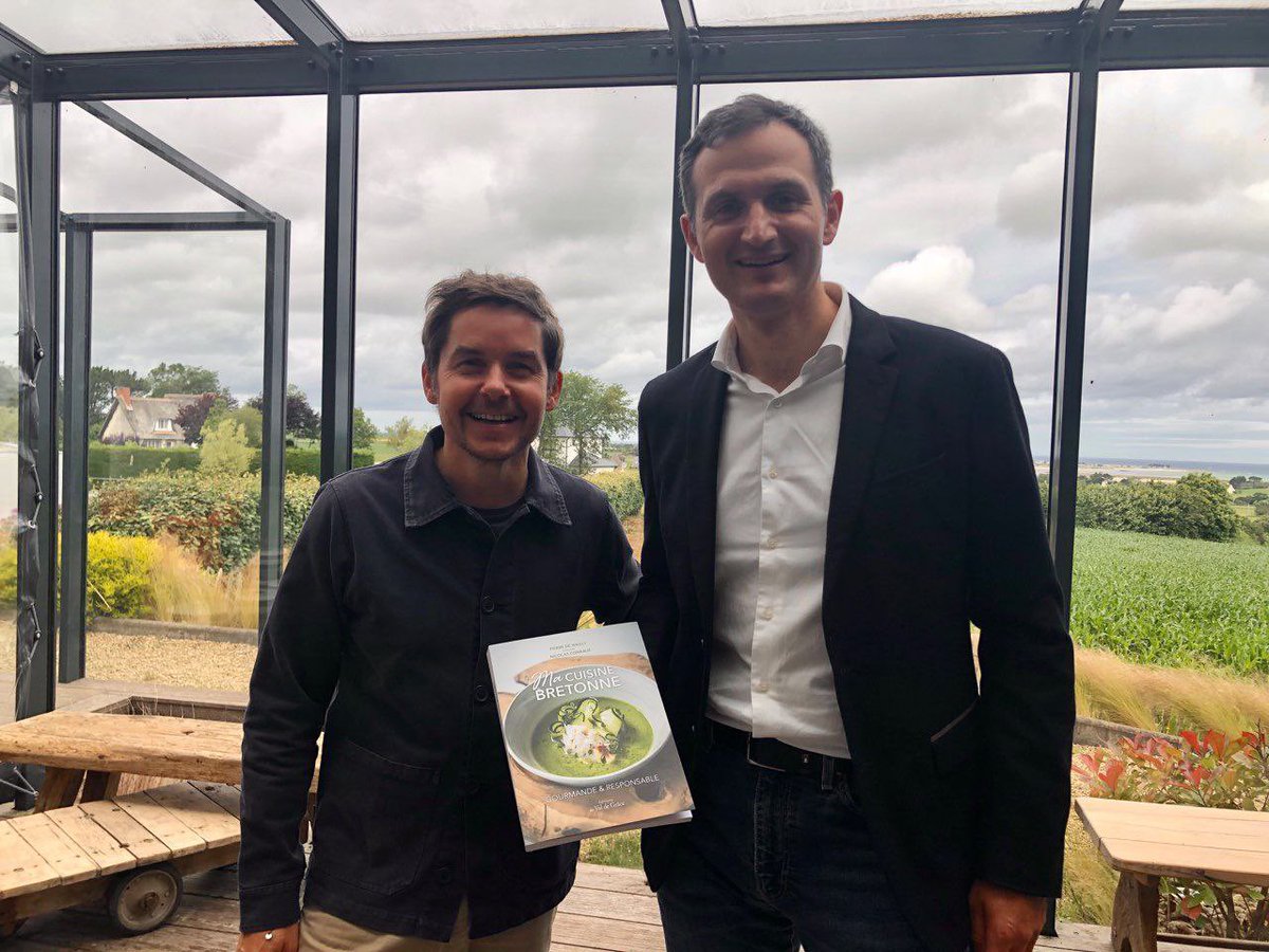 GrazieMelchior's tweet photo. Vendredi dernier je me suis rendue à La Butte à #plouider afin d’échanger avec @NConraux et le Dr Pierre de Wailly autour de leur livre sur l’importance du #bienmanger et de l’ #alimentation https://t.co/CRkTQja39F