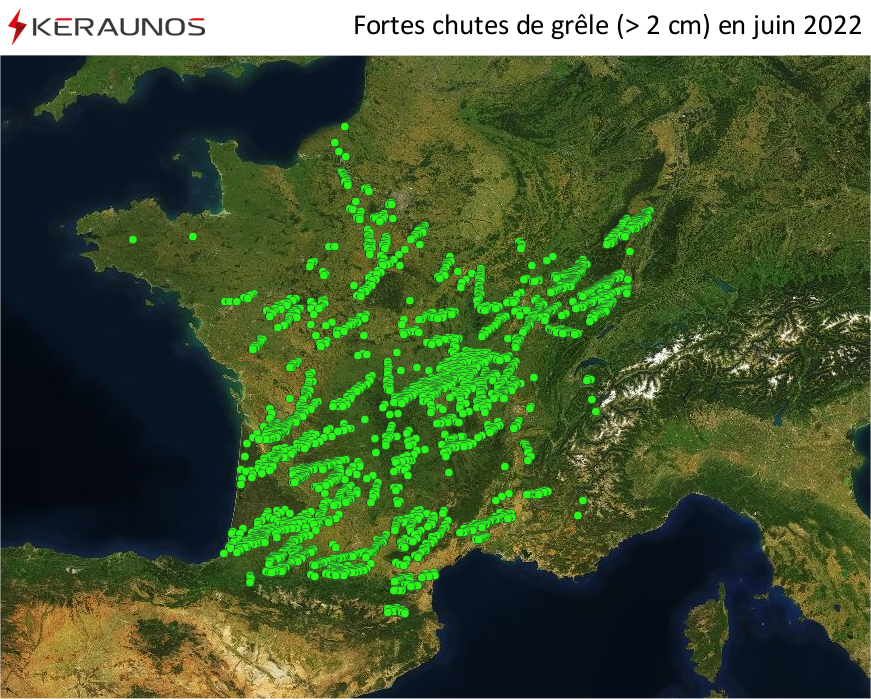 Une accalmie semble se dessiner sur le front de la grêle, malgré une dégradation prévue mercredi/jeudi.
Juin 2022 restera exceptionnellement grêligène : près de 2300 fortes chutes (> 2 cm) relevées, près de 300 violentes chutes (> 5 cm) et qques grêlons géants (> 10 cm) #orages 