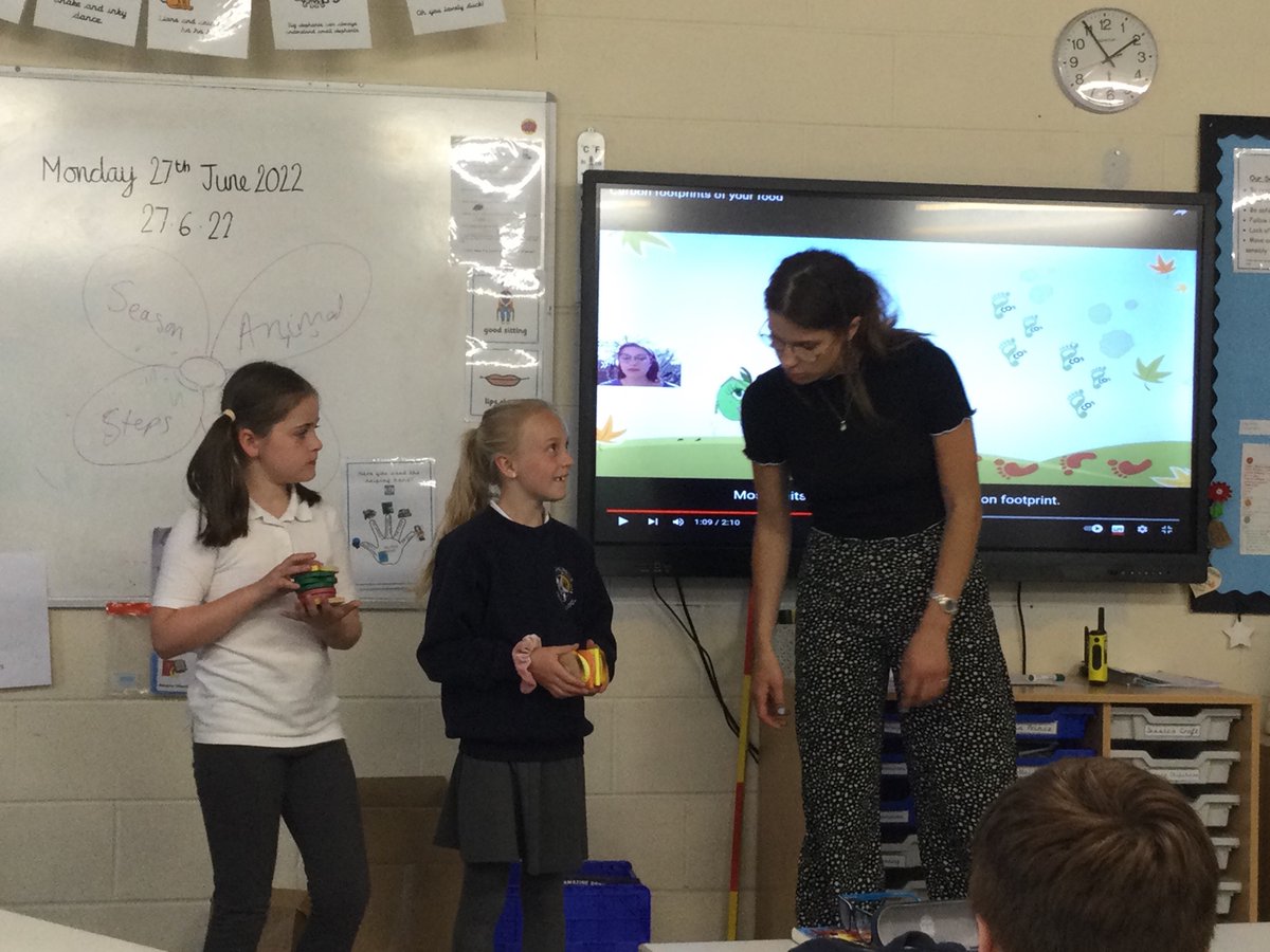 DrigPrimary's tweet photo. Year 4 had a lovely afternoon working with Alex - a Data Scientist from Leeds Uni. We learnt all about how we can reduce our carbon footprint by making different food choices. https://t.co/PqDqrBusvZ
