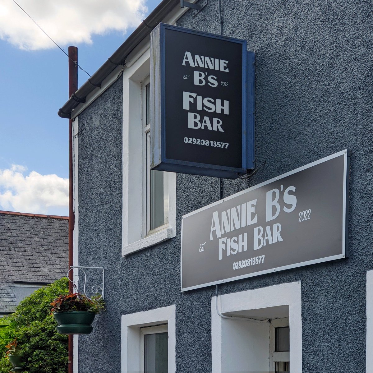 mytongwynlais's tweet photo. The Annie B's Fish Bar grand opening is today at 4:30pm.
The Lord Mayor of Cardiff, Cllr Graham Hinchey, will cut the ribbon and food will be served from 5:00pm
#Tongwynlais #Cardiff #CDFBlogs https://t.co/gBOeR8BQu4