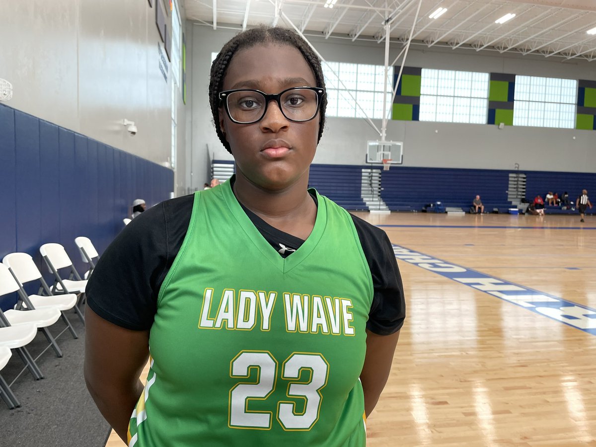 PGH_SCarolina's tweet photo. Summerville vs Spring Valley. The Lady Green Wave lost in the Class 5A State Championship game last season. Youth movement for Green Wave. Jehmyah Chisolm (2025) and Madison Thomas (2025) both will provide leadership. #PrepGirlsHoops #SwannysRoundballReview #SCBCAShowcase https://t.co/y4cvzfTEAL