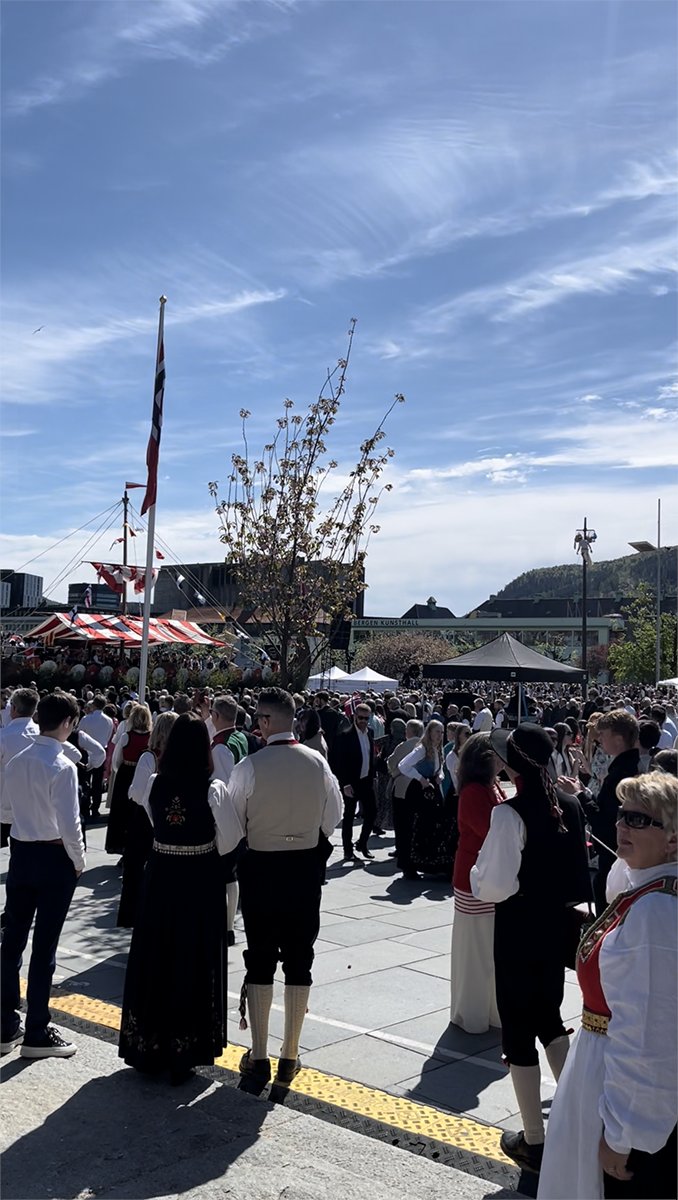 MizzouAbroad's tweet photo. Check out Hannah B.'s latest blog post on Norway's Constitution day where she draws comparisons with our own upcoming independence day! #MizzouAbroad #ThinkOutsideTheClassroom #Norway #StudyAbroad
https://t.co/39WjyxlC2K https://t.co/39p09WBERp