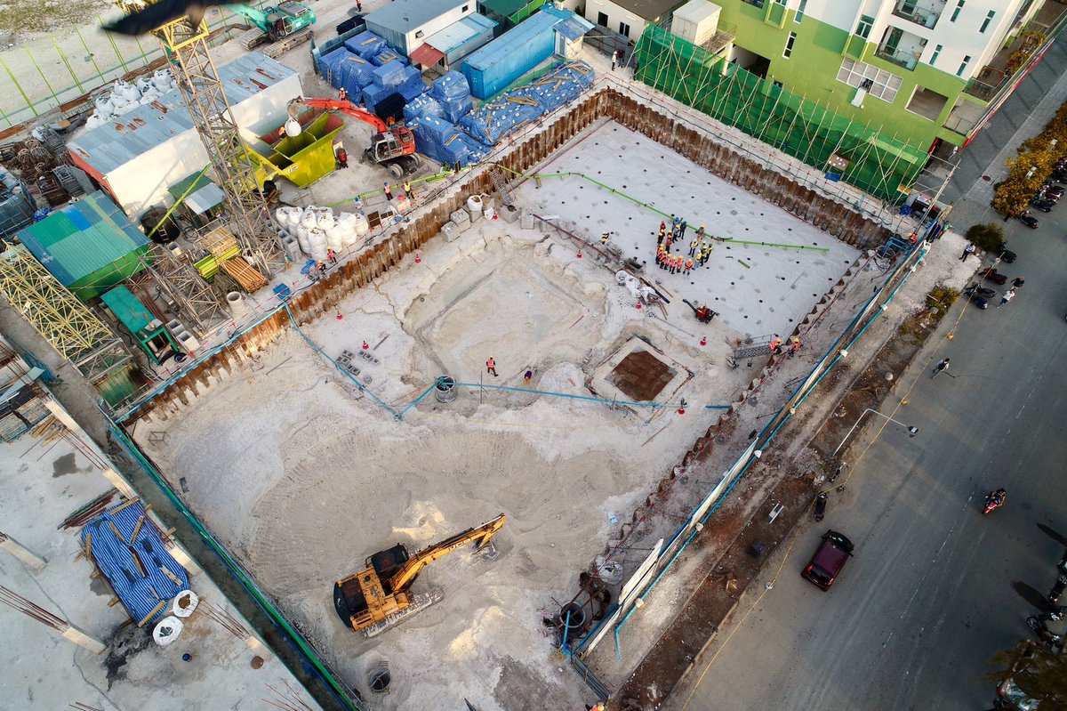 RainbowConstruc's tweet photo. Lean concrete pour at #solitaire now underway. https://t.co/Kx9fEzF7UG