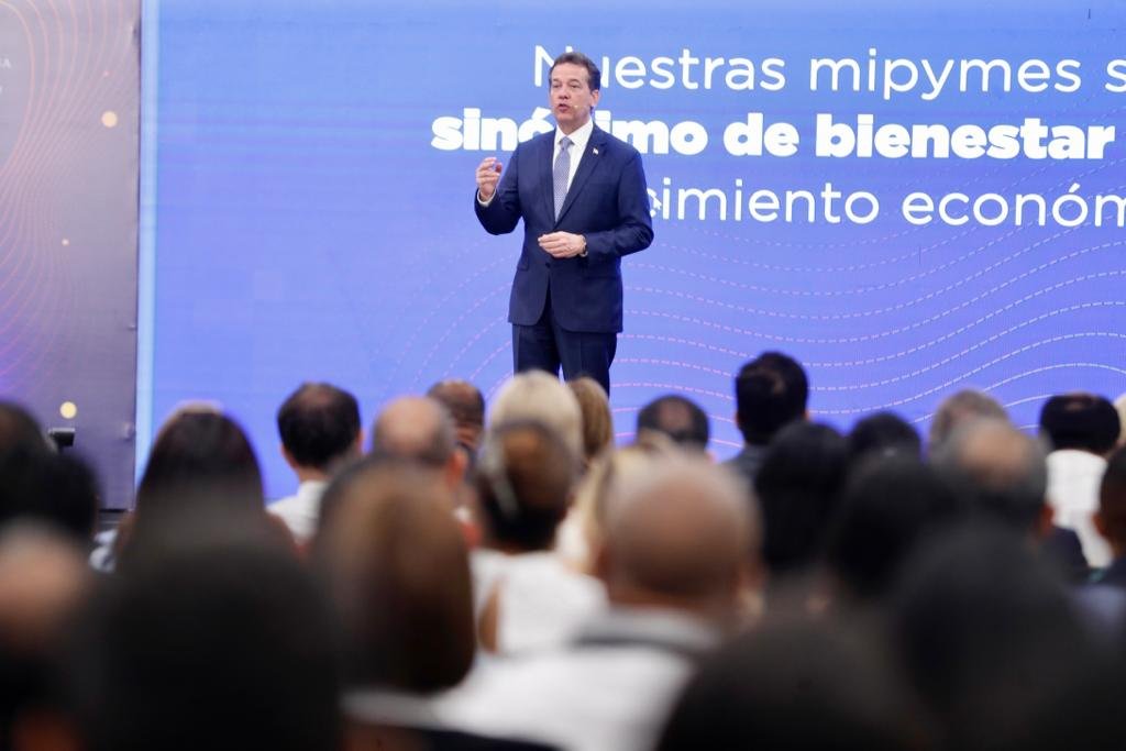 Hemos iniciado el proceso para realizar el primer Censo Mipymes, en alianza con el <a href="/BancoCentralRD/">Banco Central de la República Dominicana</a>, una iniciativa que marcará un precedente para la sistematización de las estadísticas del sector y que permitirá la creación de un directorio de empresas mipymes.