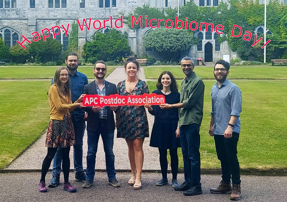 APCPostdoc's tweet photo. Happy #WorldMicrobiomeDay from the APC Postdoc Association! We're passionate about the microbes in and on our bodies and all the fascinating ways in which they are linked to everbody's health.  #MindYourMicrobes #BelieveInScience #postdoc @Pharmabiotic https://t.co/EaMc01BwHk