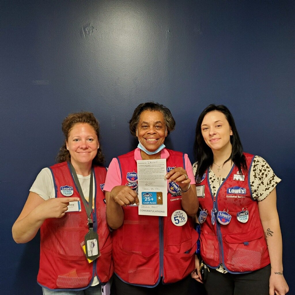 linac3676's tweet photo. Congratulations Mrs. Delcine!!! Thank you for your focus on credit and our customers!!
 #lowescredit #Rockstars
#lowescustomerservice

@JMB_Burnett
@LauraG813R1 
@BenitoKomadina https://t.co/Xe9r7NpWcL