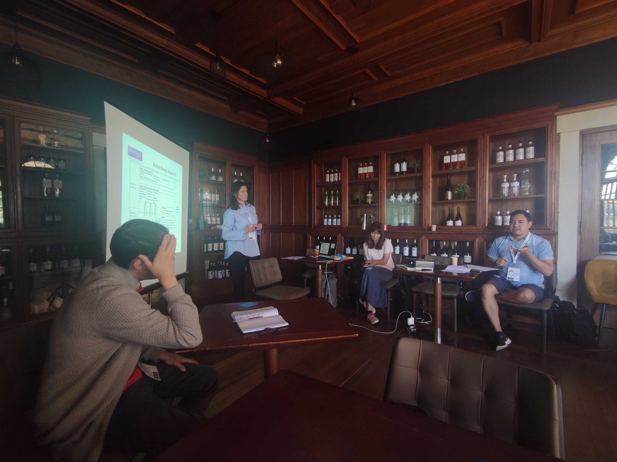 ECSCW's tweet photo. Now finishing the first day of the pre-conference program of #ECSCW2022! We had workshops, masterclasses, and a doctoral colloquium discussing co-creative learning spaces, human-centered AI in healthcare, human-AI trust, practice-centered computing, and more👏 https://t.co/9tXw5DVTwR