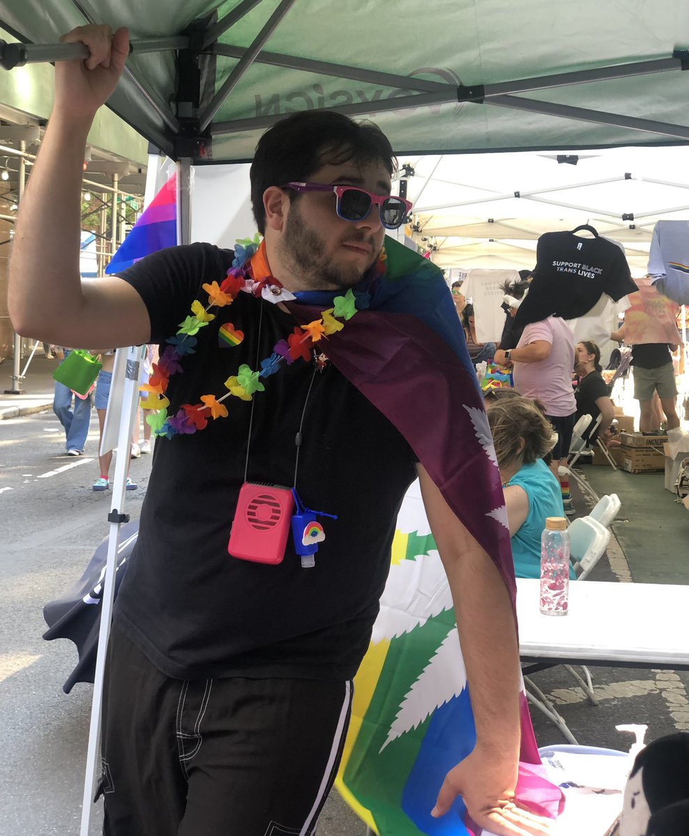 PhilFalcoWrites's tweet photo. I went to #PrideFest2022 in a black shirt and shorts, but continuously accumulated rainbow accessories until I became this abomination 🌈
#GayMess #Pride2022 #Pride #HappyPride https://t.co/HQtFCSnx34