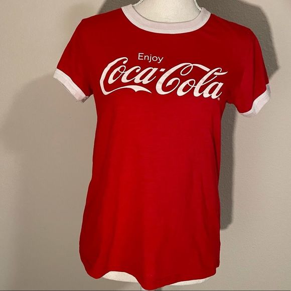 JCBEnterprizes's tweet photo. So good I had to share! Check out all the items I'm loving on @Poshmarkapp #poshmark #fashion #style #shopmycloset #cocacola #pinkvictoriassecret #vans: https://t.co/9aKpmISMJw https://t.co/OTj5ZGhZCj