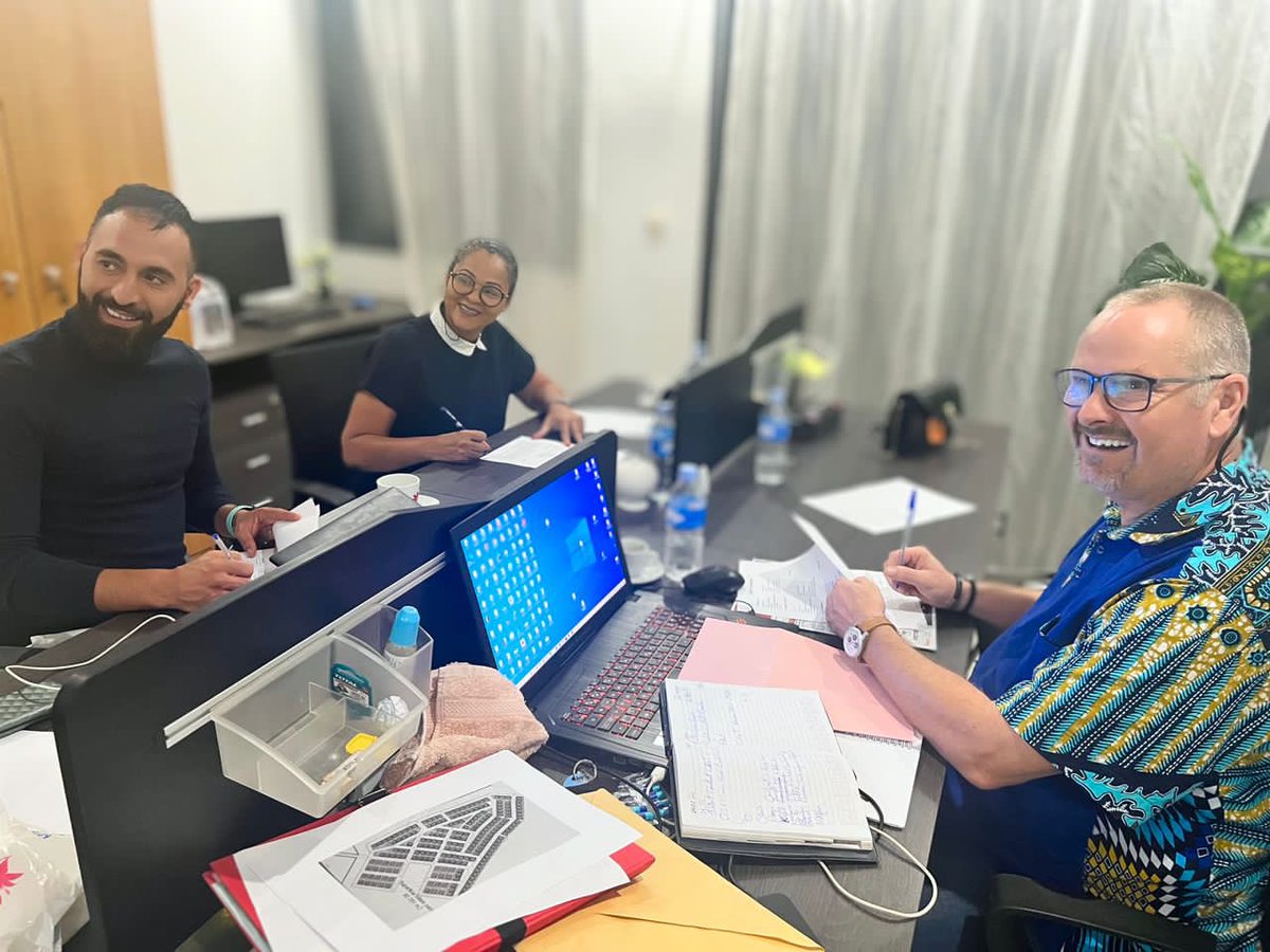 When nature lovers, at the forefront of innovation, decide to pool towards cross-functional projects 😎 it gives this 👇🏽

 📣📣 Yesterday ZRT by Agrismartchain signed an exclusive contract with the BARON company for the construction of 3 supermarkets 🛒 with an area of ​​300m2 …