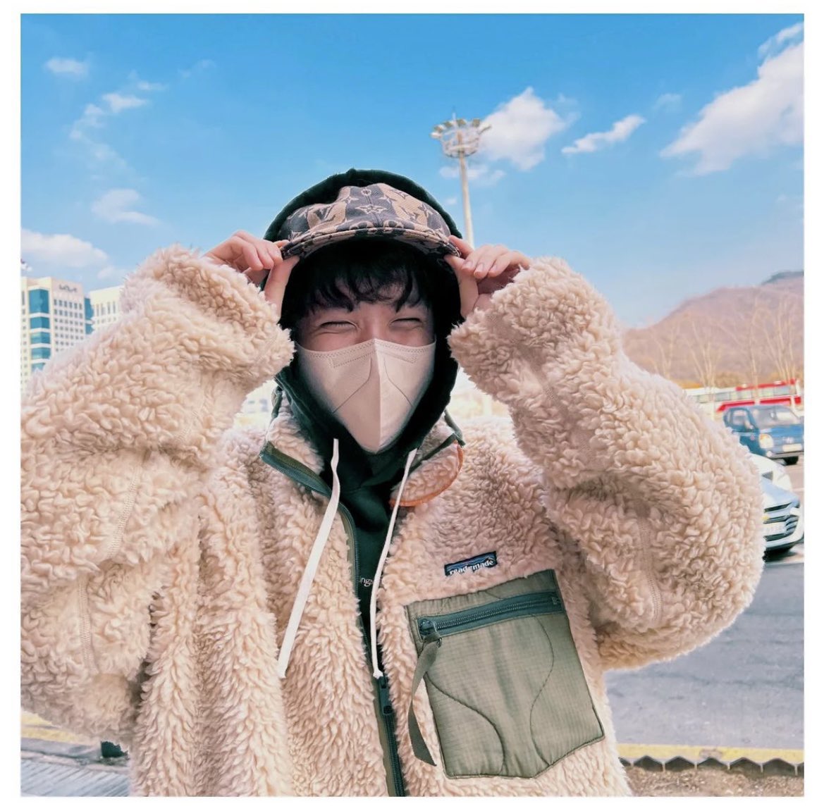 hobinomamemoya4's tweet photo. すみません！！！ちょっと一旦目尻が可愛いホソクさん見ましょうか！！！？！？！？？！すみません！！！ https://t.co/Lt61NzplSL