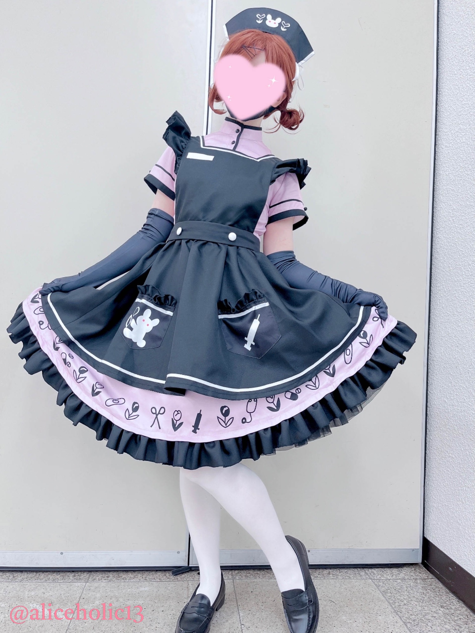 ありすほりっく🪄🐇 on Twitter "先日は仲良しのレイヤーさんとイベントにコス参加してきました！🏥 ️💙NN 併せ写真と3P(03)