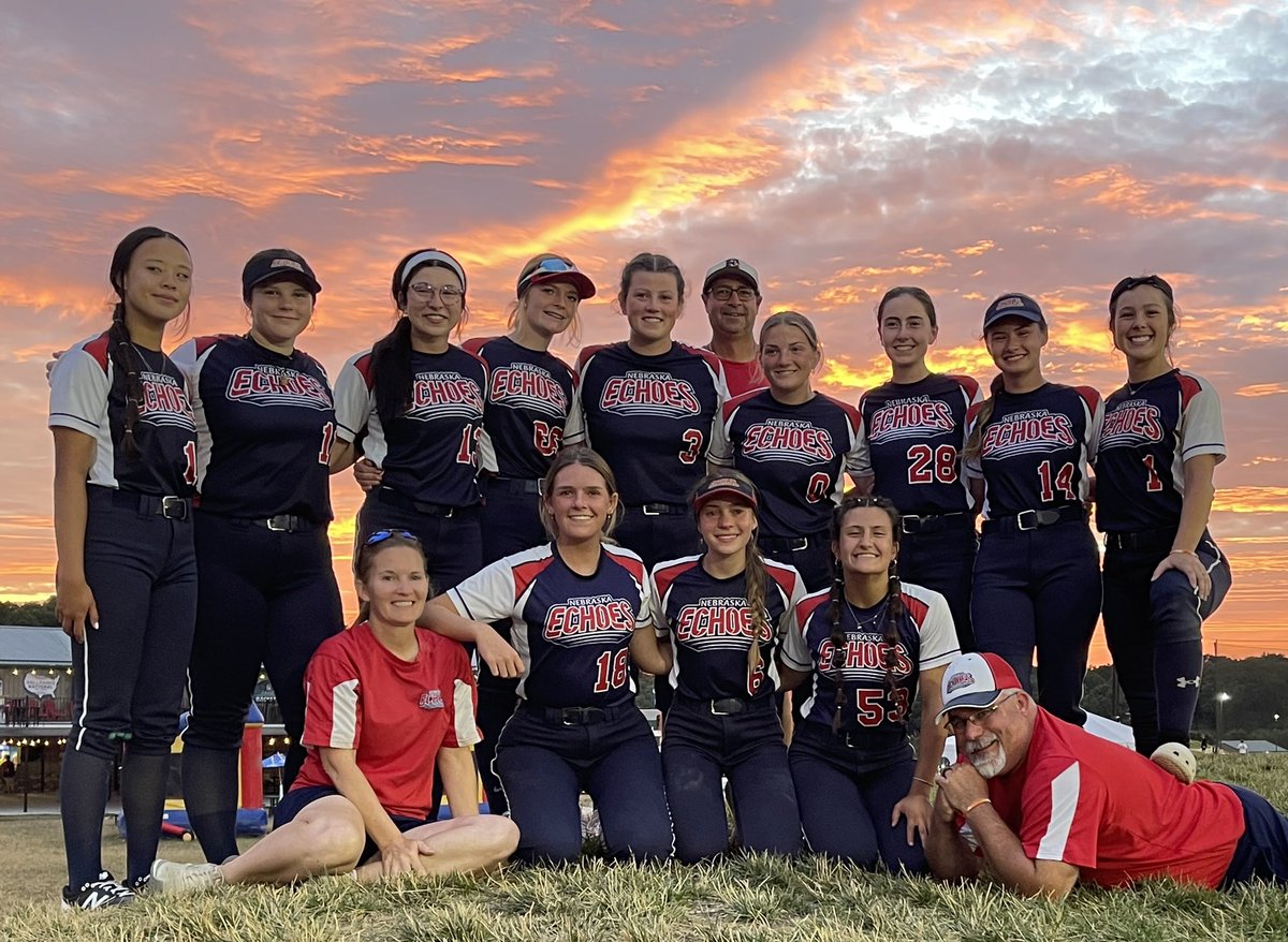 NeEchoesBurton's tweet photo. That’s a wrap!  Perfect way to end a season and end a coaching journey.  We were blessed with a team that bought into “team first”mentality! Thank you players for your dedication and grit! https://t.co/Tm1VwFctfb