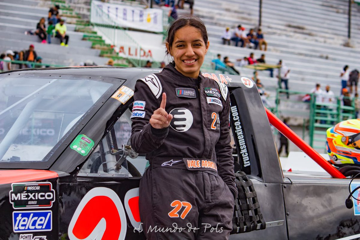 vale_aranda27's tweet photo. Gracias Guadalajara por la increíble afición!🫶🏻
Contenta de comenzar P19 y remontar a P8, carrera de cabeza fría y estrategias, gracias @CMotionSport por ellas
Gracias @2HandsProServ mi familia y equipo!
#guadalajara #gdl #triovalo #p8 #2handsps #nascarmexico #nascar #trucks https://t.co/O7sI3sCEiU