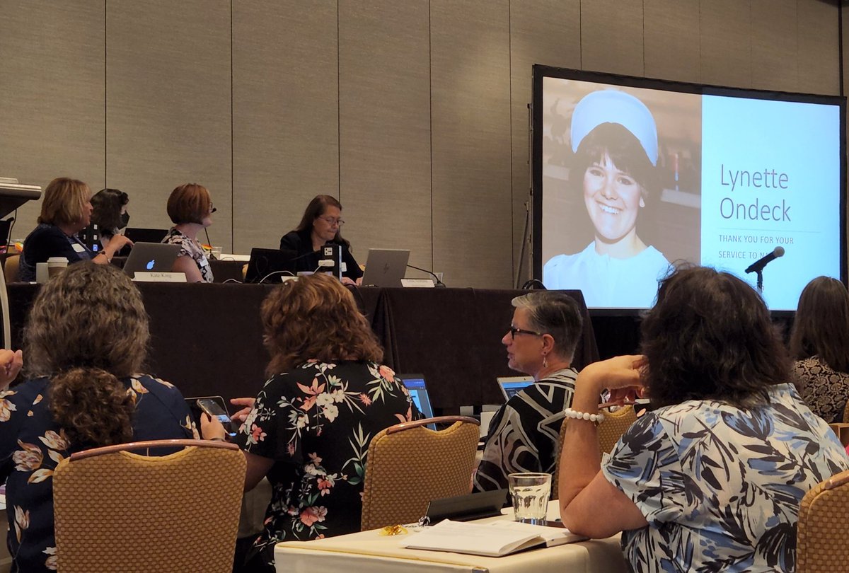 LynnNelsonRN's tweet photo. Honoring NASN Vice President @lynnette_ondeck today for her two terms as NASN Vice President!
Well done!
#SNOWBOD
#NASN2022
@schoolnurses 
@SNOWashington
@NWESD189 https://t.co/H6WWfkJxMP