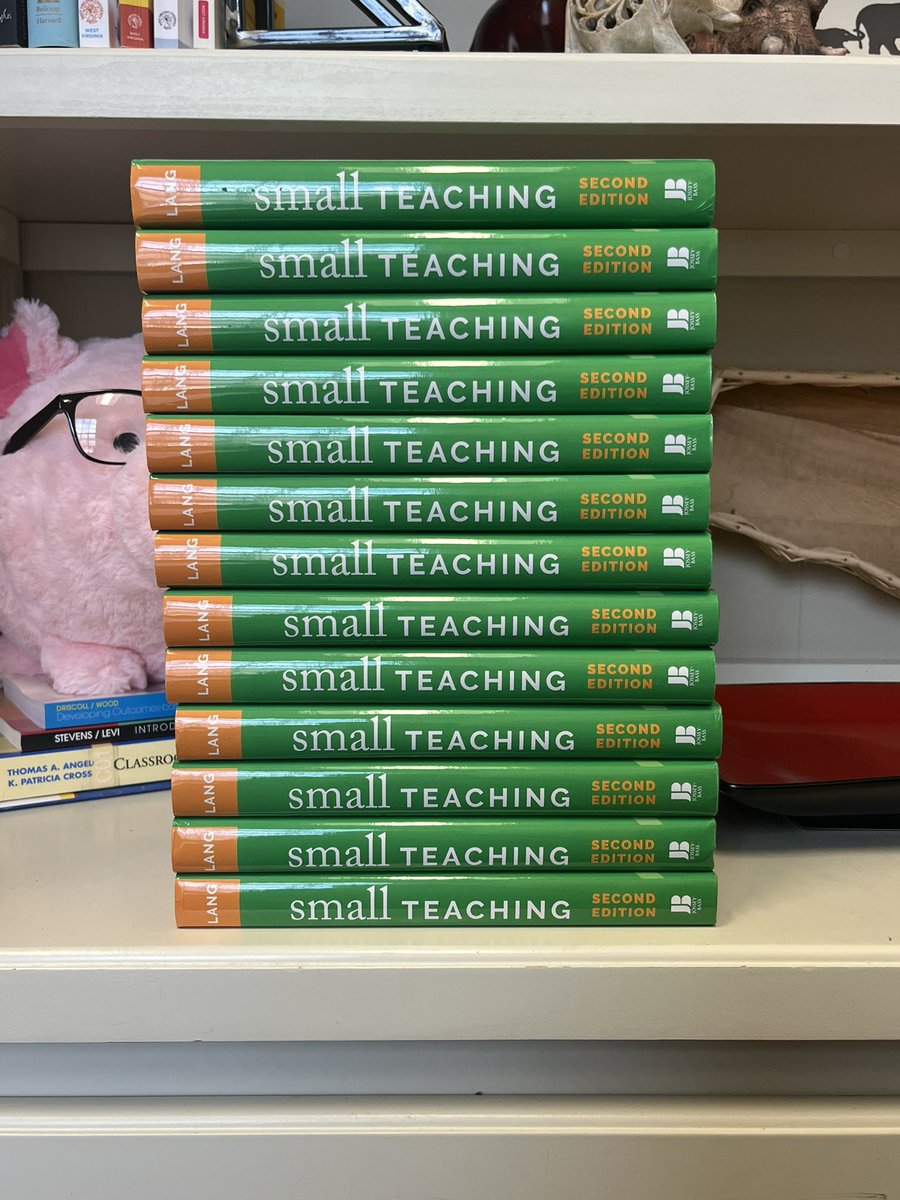 therealdld's tweet photo. Hello my lovelies! So excited for AY 2022-2023. @UA_HES @LangOnCourse #thisishes #improvinglives https://t.co/z1ymZfBymi
