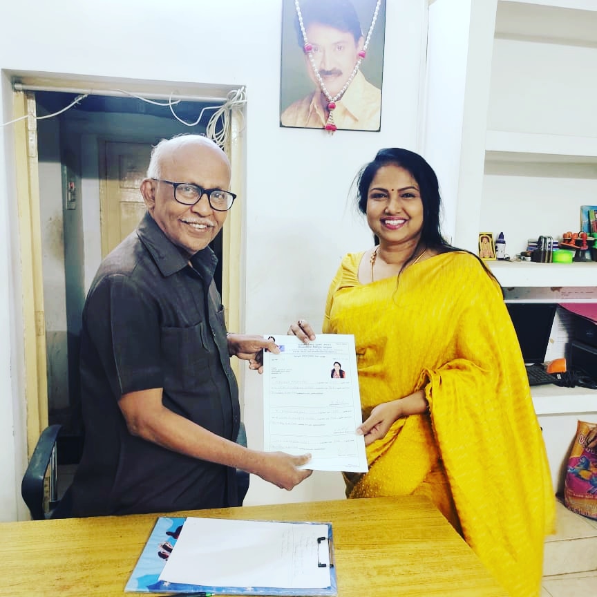 ElizabethSuraj's tweet photo. Contesting for Executive committee member post for   VASANTHAM team in Chinnathirai Nadigar Sangam election. Need your support and blessings 🙏❤️ July 10 th https://t.co/HGXHUC96AF