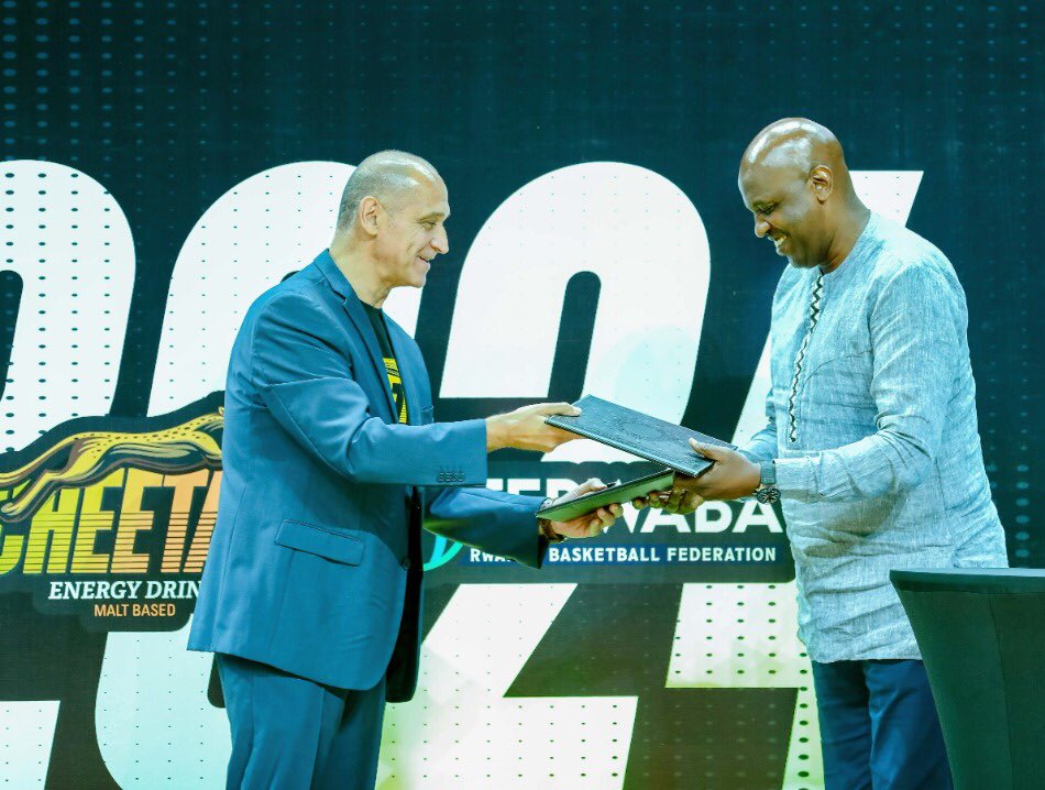 ferwabaRW's tweet photo. We unlocked the Energy with @bralirwaplc @Bralirwa through its Drink #Cheetah. 

A significant MoU that will Boost the Development of #basketball across the country. 

#playon https://t.co/cyFtPoBXlY