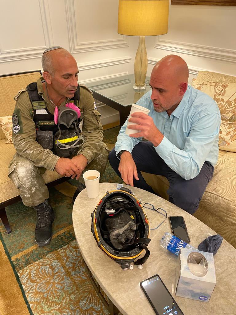 ElbazStarinsky's tweet photo. The one year ceremony at #surfside was truly moving and we at @IsraelinMiami and @IDF are humbled to have been given the opportunity to be a part of it.
We reported to duty one year ago and we remain committed today and forever.
#98pointsoflight #ChamplainTowers https://t.co/EK0KUu6eWr
