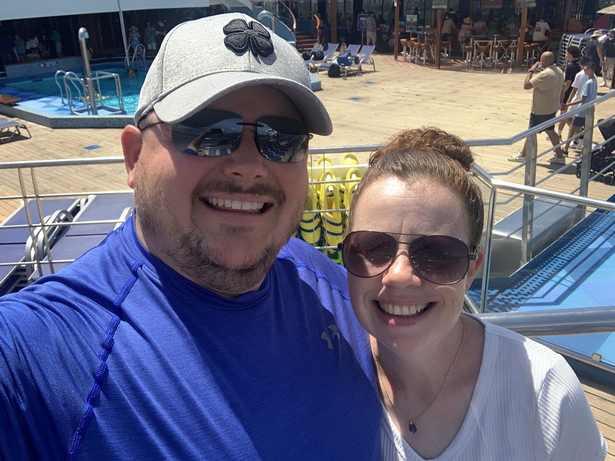 CoachD_EB's tweet image. On the boat #honeymoon
