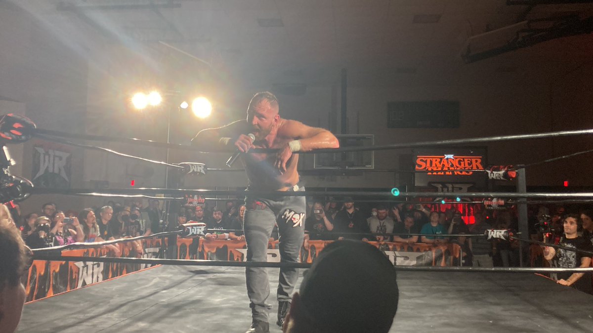 markkreutzer42's tweet photo. A few of my favorite pics of new AEW Interim World Champion Jon Moxley that I took at @PWRevolver #StrangerTHANGS a few weeks ago
(Please forgive my terrible camera) https://t.co/VM6KMz6Yin