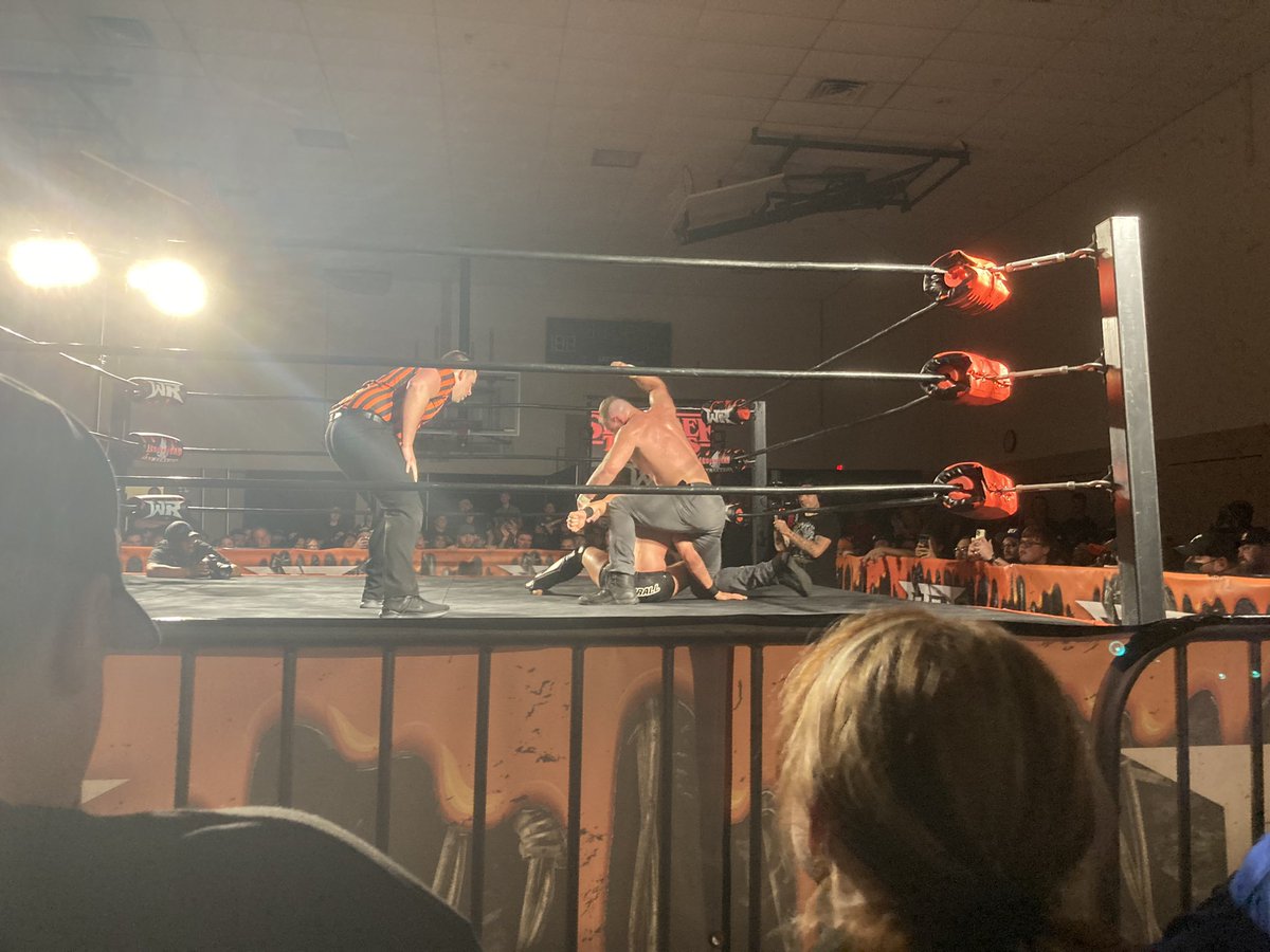 markkreutzer42's tweet photo. A few of my favorite pics of new AEW Interim World Champion Jon Moxley that I took at @PWRevolver #StrangerTHANGS a few weeks ago
(Please forgive my terrible camera) https://t.co/VM6KMz6Yin